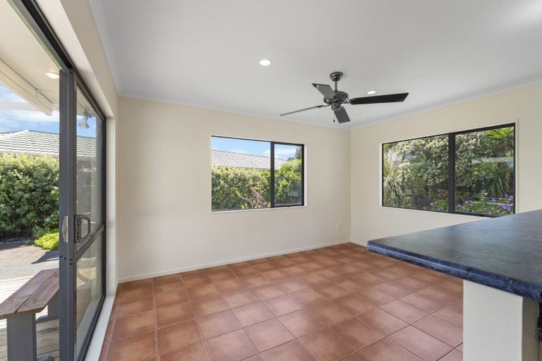 Photo of property in 9 Caughley Place, Otaki Beach, Otaki, 5512