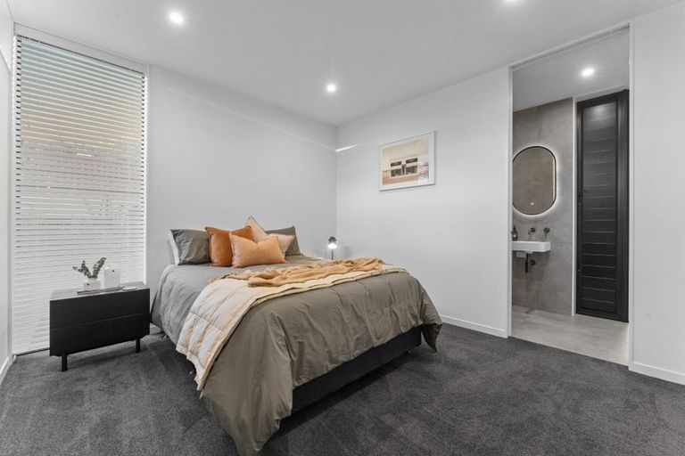 Photo of property in 17a Roland Road, Greenhithe, Auckland, 0632