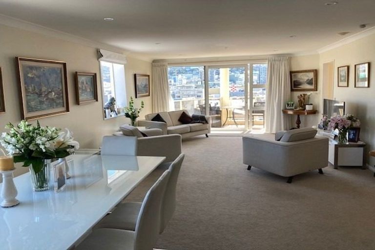 Photo of property in 8a/5 Kent Terrace, Mount Victoria, Wellington, 6011