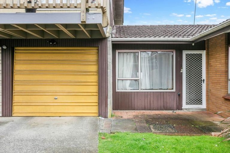Photo of property in 2/108 East Tamaki Road, Papatoetoe, Auckland, 2025