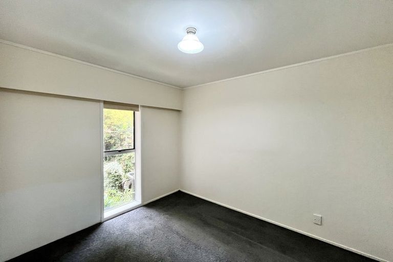 Photo of property in 2/9 Lancelot Place, Glenfield, Auckland, 0629