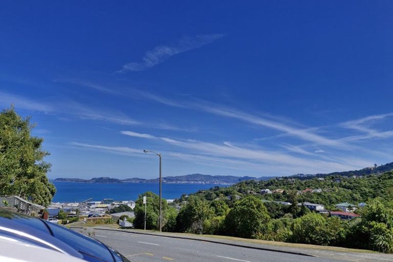 Photo of property in 112 Dowse Drive, Maungaraki, Lower Hutt, 5010