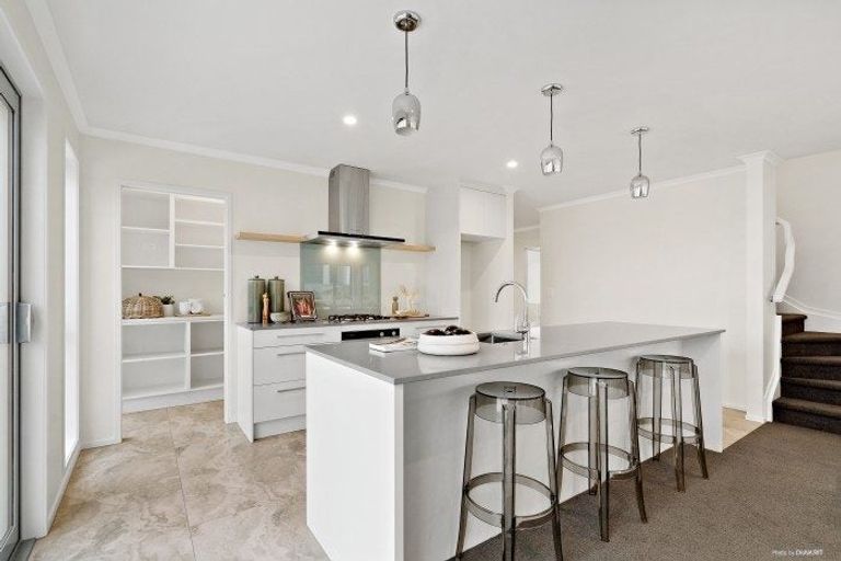 Photo of property in 76 Hayfield Way, Karaka, Papakura, 2113