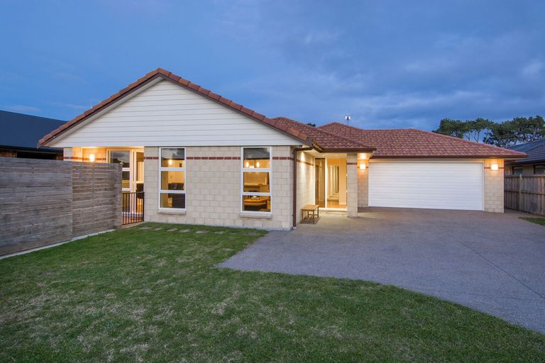 Photo of property in 12 Kereru Place, Pyes Pa, Tauranga, 3112