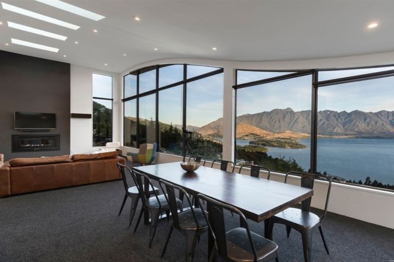 Photo of property in 9 Vanda Place, Fernhill, Queenstown, 9300