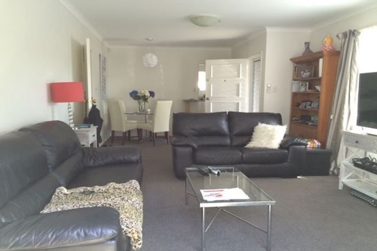Photo of property in 2/42 Luton Avenue, Sunnyhills, Auckland, 2010