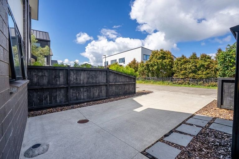 Photo of property in 7 Observation Green, Hobsonville, Auckland, 0616