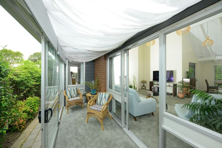 Photo of property in 2/74 Innes Road, St Albans, Christchurch, 8052