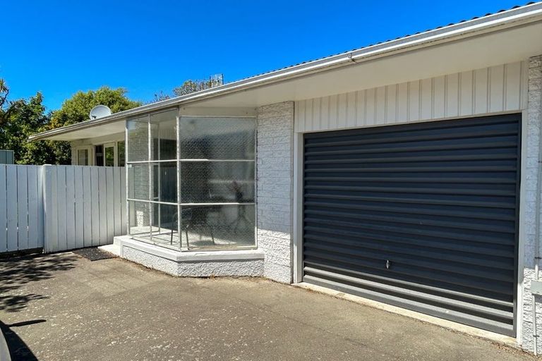 Photo of property in 12 Ensors Road, Opawa, Christchurch, 8023