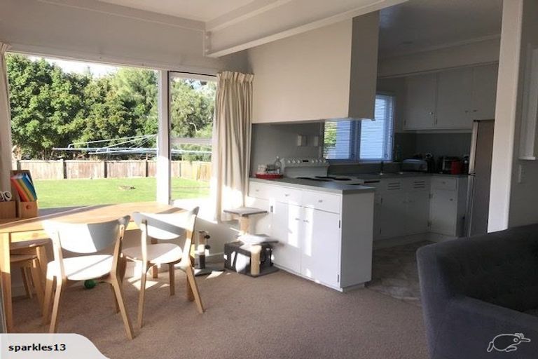 Photo of property in 16 Keldale Place, Forrest Hill, Auckland, 0620