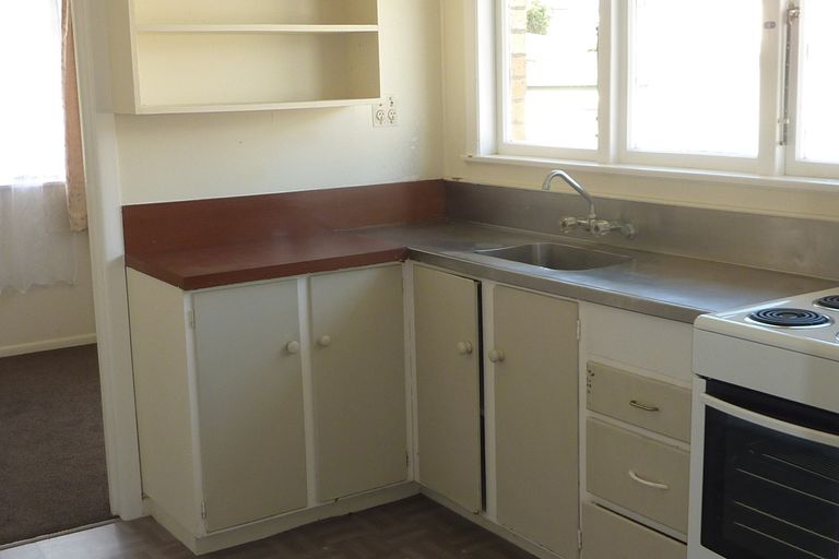 Photo of property in 12 Barrie Avenue, Papatoetoe, Auckland, 2025