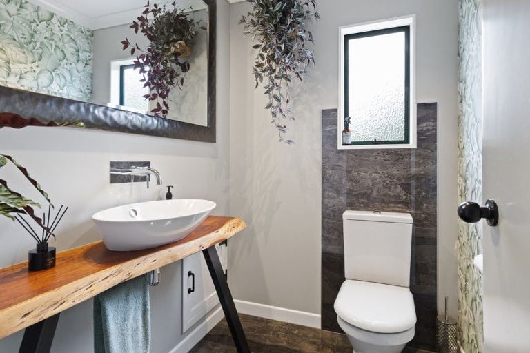 Photo of property in 307c Maxted Road, Bombay, Drury, 2579