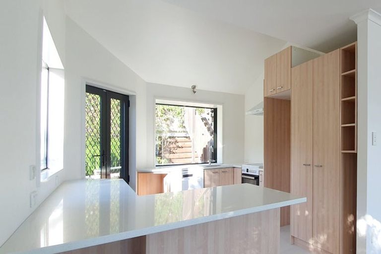 Photo of property in 27 Reserve Terrace, Lyttelton, 8082