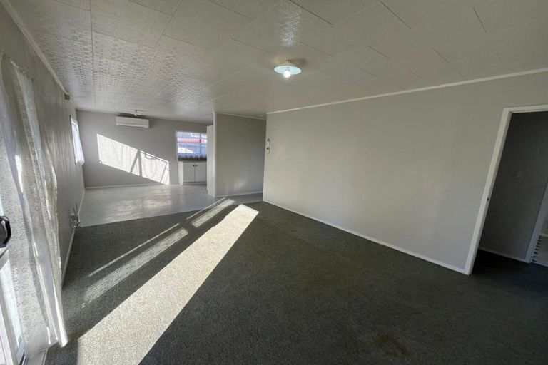 Photo of property in 71 Flat Bush Road, Clover Park, Auckland, 2023