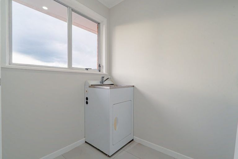 Photo of property in 15 Burndale Terrace, Manurewa, Auckland, 2102