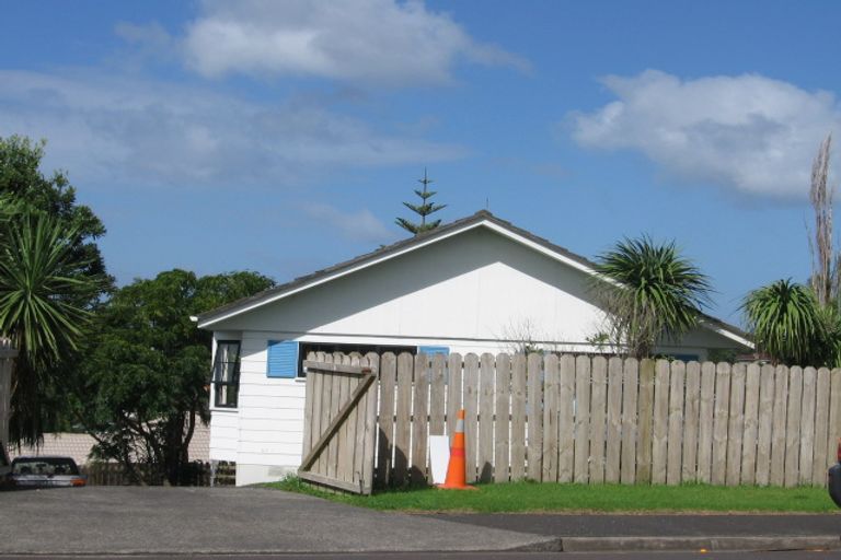 Photo of property in 54 Solar Road, Glen Eden, Auckland, 0602