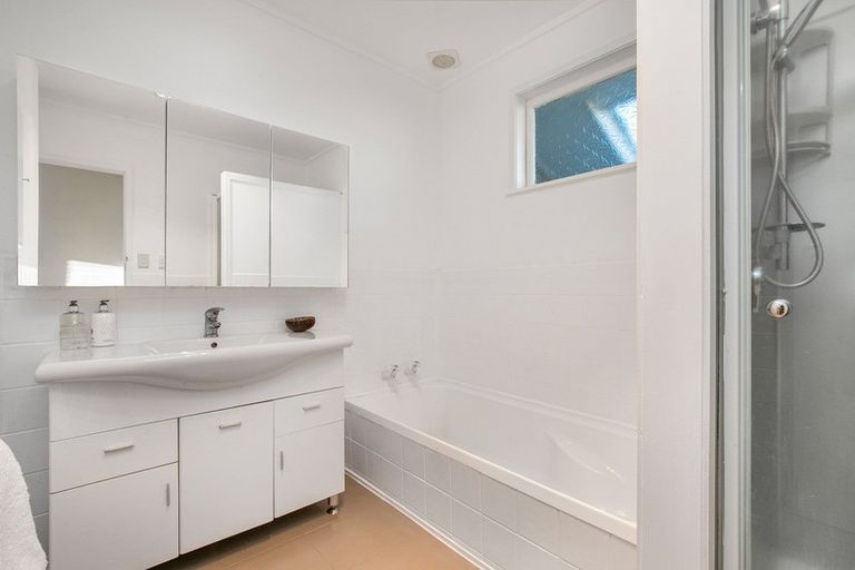 Photo of property in 4 Bexley Place, Pahurehure, Papakura, 2113