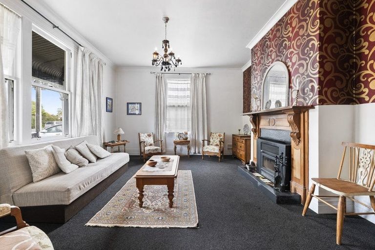 Photo of property in 132 Tukapa Street, Westown, New Plymouth, 4310