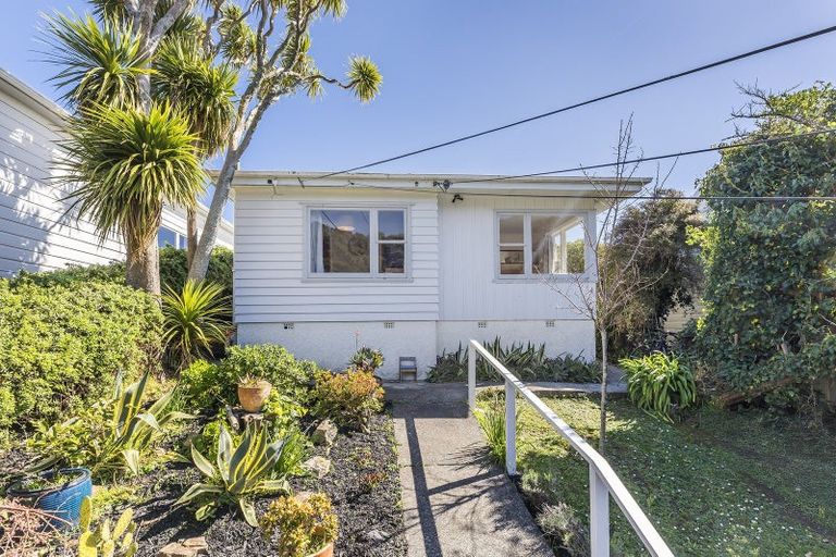 Photo of property in 54 Edinburgh Terrace, Berhampore, Wellington, 6023