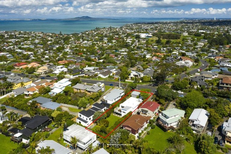 Photo of property in 63 Knights Road, Rothesay Bay, Auckland, 0630