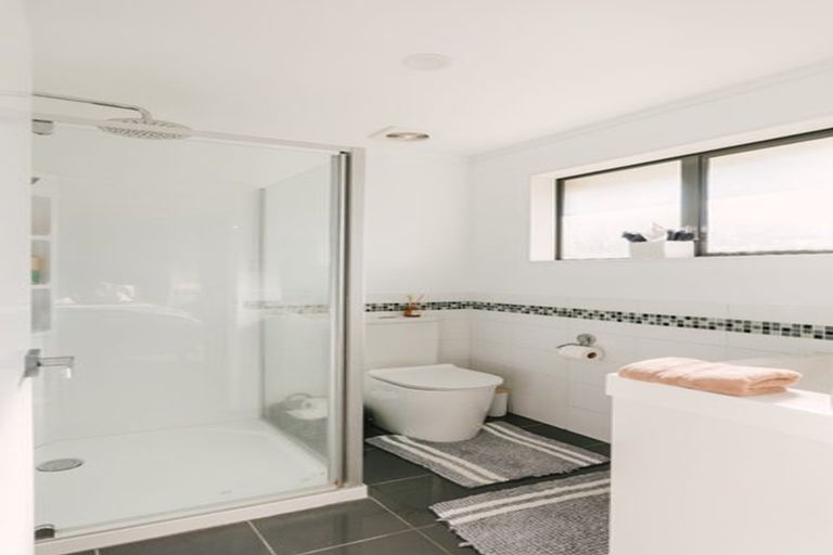 Photo of property in 9 Aspen Way, Kelvin Grove, Palmerston North, 4414