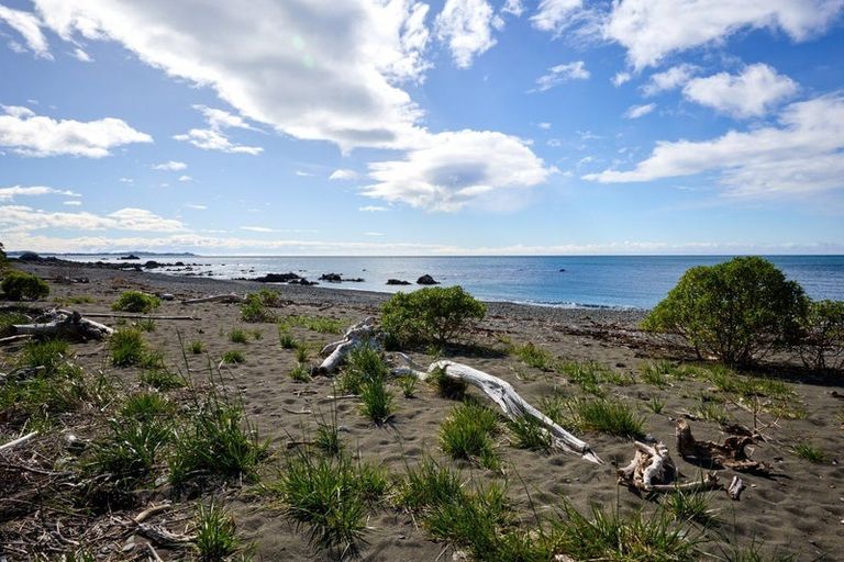 Photo of property in 17 Makura Road, Goose Bay, Kaikoura, 7374