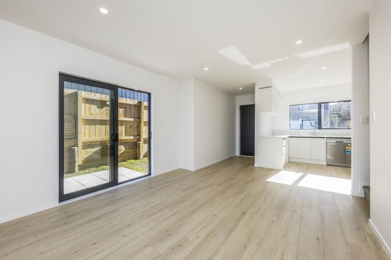 Photo of property in 23 Crestview Rise, Papakura, 2110