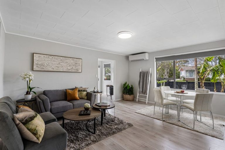 Photo of property in 54 Sikkim Crescent, Clover Park, Auckland, 2019