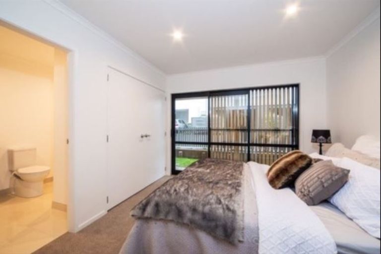 Photo of property in 2 Pheasant Lane, Hobsonville, Auckland, 0616