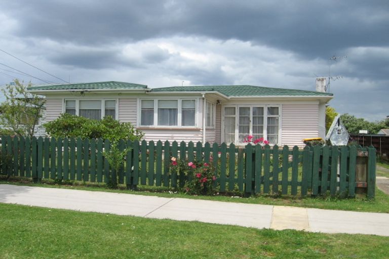 Photo of property in 4 Gifford Road, Papatoetoe, Auckland, 2025