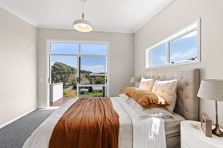 Photo of property in 9 Calvert Road, Moturoa, New Plymouth, 4310