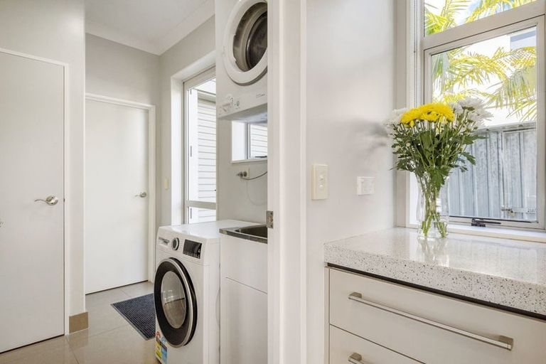 Photo of property in 4 Laurel Oak Drive, Schnapper Rock, Auckland, 0632