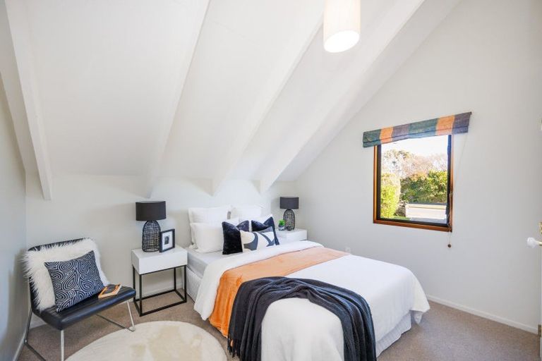 Photo of property in 20 Cashmere Drive, Fitzherbert, Palmerston North, 4410