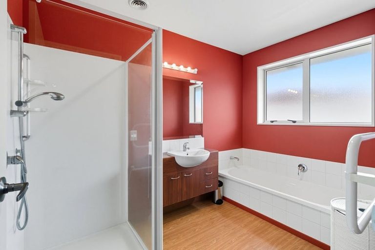 Photo of property in 21 Blowers Place, Halswell, Christchurch, 8025