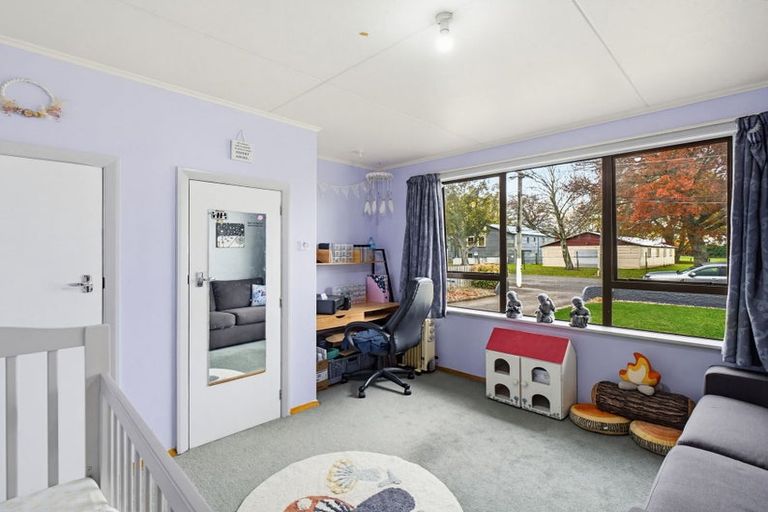 Photo of property in 17 Neptune Street, Dannevirke, 4930