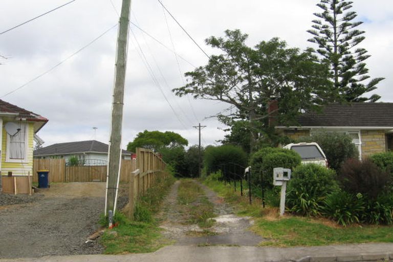 Photo of property in 22 Chippendale Crescent, Birkdale, Auckland, 0626