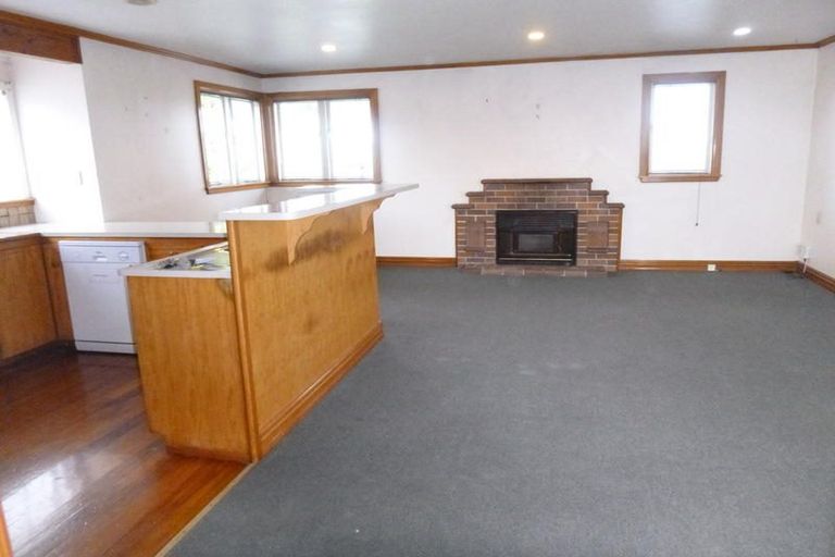 Photo of property in 33 Sturges Road, Henderson, Auckland, 0612