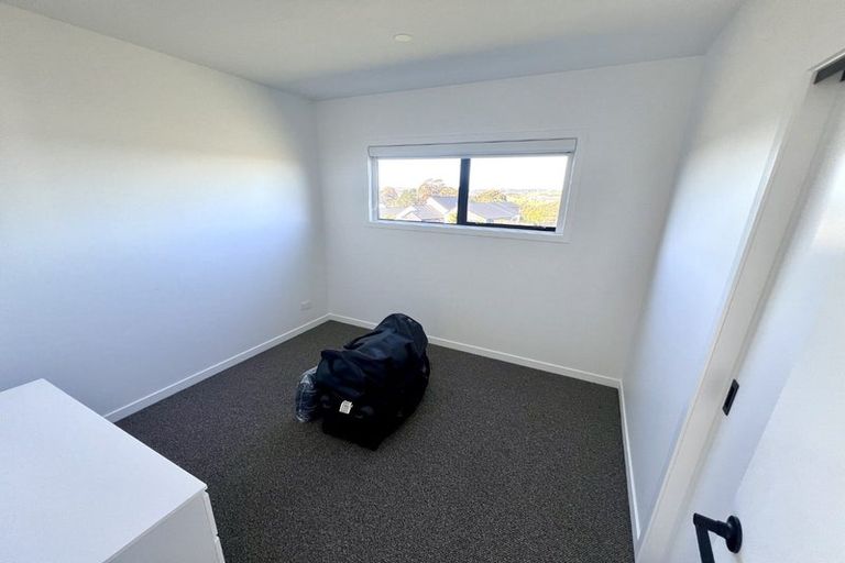 Photo of property in 43 Kikorangi Drive, Wainui, Silverdale, 0992