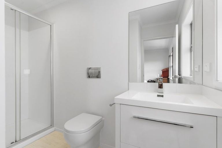 Photo of property in 8 Karauria Lane, Orewa, 0931