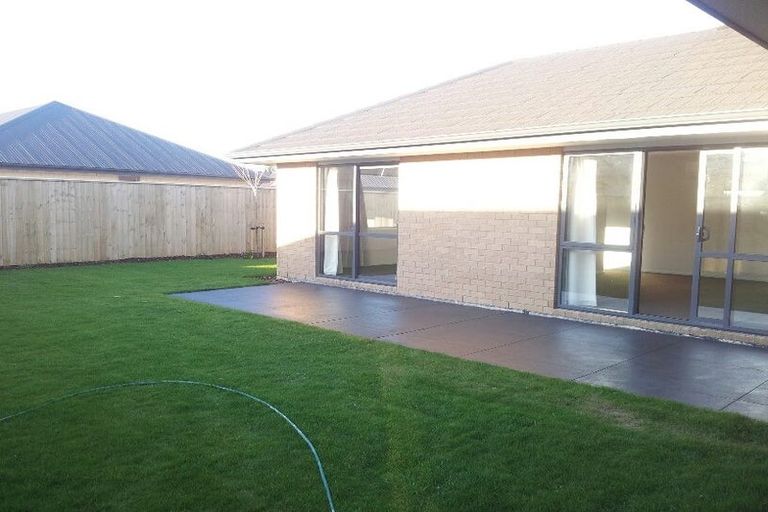 Photo of property in 8 Loeb Place, Rolleston, 7614