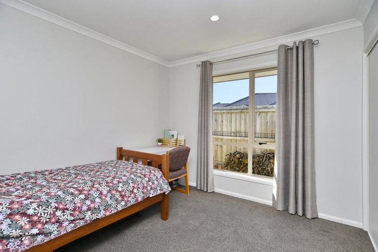 Photo of property in 29 Linkwater Way, Parklands, Christchurch, 8083