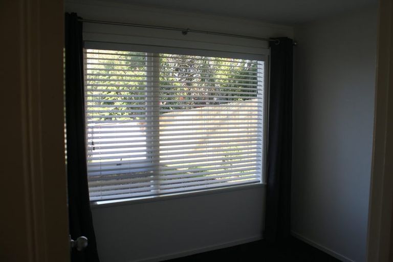 Photo of property in 2/119 Nile Road, Milford, Auckland, 0620