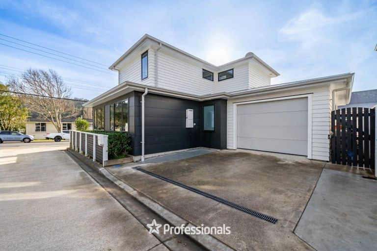 Photo of property in 393 Stokes Valley Road, Stokes Valley, Lower Hutt, 5019