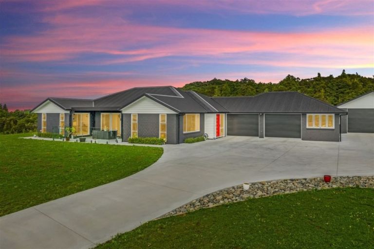 Photo of property in 130 Karanui Road, Te Kamo, Kamo, 0185