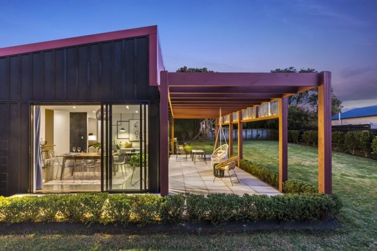 Photo of property in 44 Taikata Road, Te Atatu Peninsula, Auckland, 0610