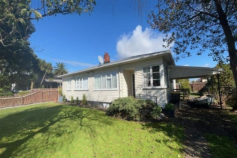 Photo of property in 26-26a Queen Street, Westport, 7825