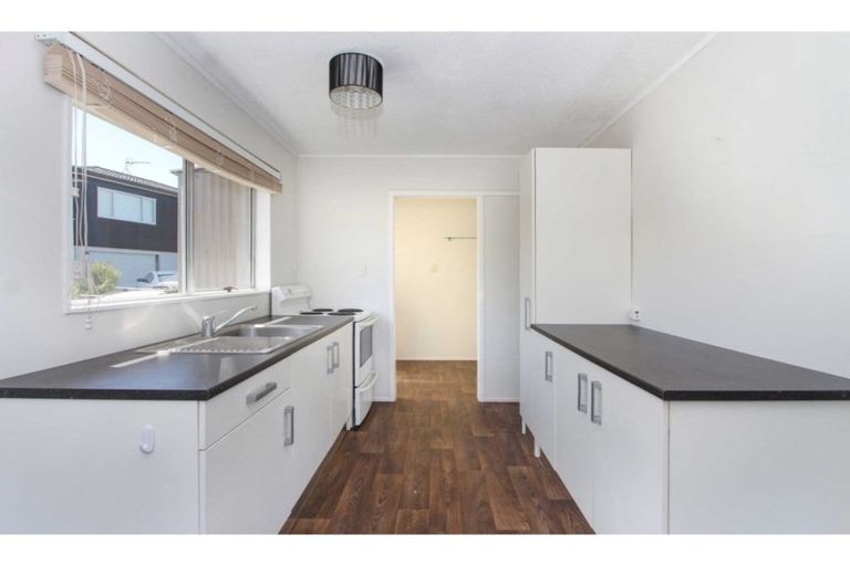 Photo of property in 1/117 Lynn Road, Bayview, Auckland, 0629