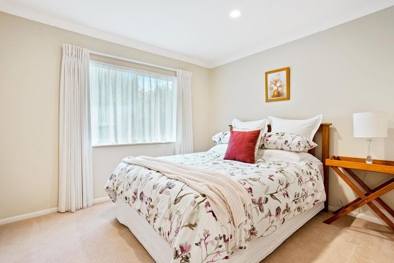 Photo of property in 27 Riverstone Road, Te Atatu Peninsula, Auckland, 0610