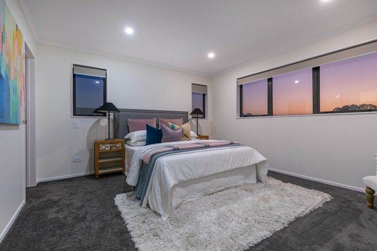 Photo of property in 5 Franheim Crescent, Orewa, 0931