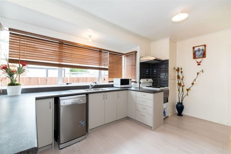 Photo of property in 12a Rosier Road, Glen Eden, Auckland, 0602